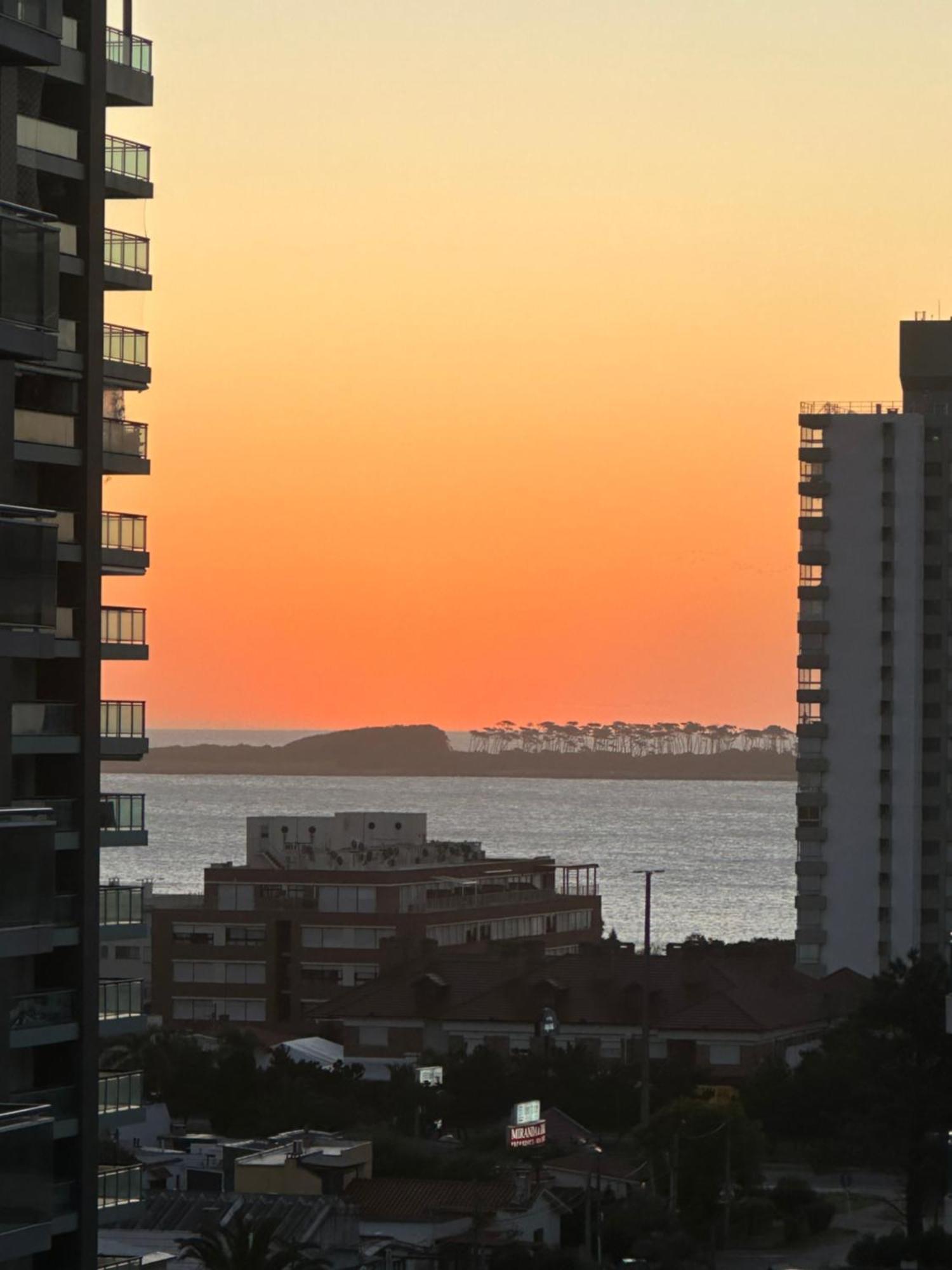 Hermoso Apartamento, Torre De Categoria Long Beach, En La Mejor Ubicacion De Punta Del Este Exterior photo